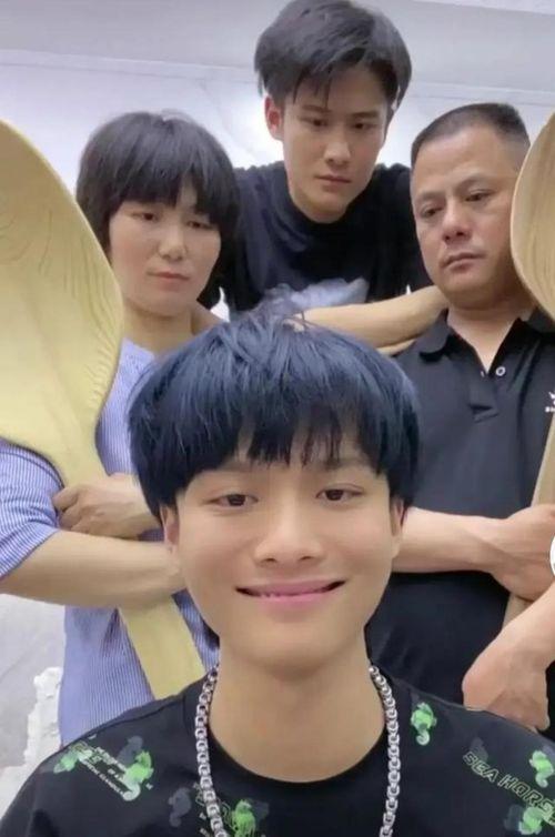 小杨哥爆料大秧歌视频,大秧歌幕后精彩瞬间  第1张